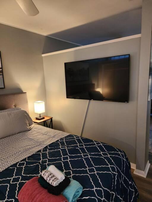Blue Shark *W7* @ Montrose 1Br Private King Loft Apartment Хюстън Екстериор снимка