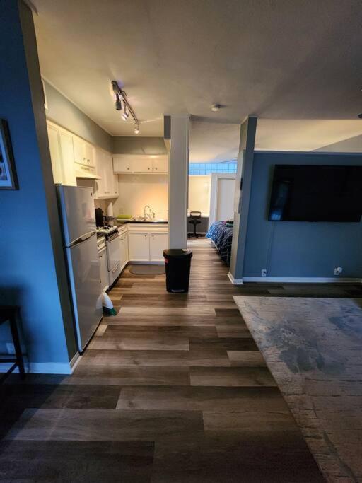 Blue Shark *W7* @ Montrose 1Br Private King Loft Apartment Хюстън Екстериор снимка