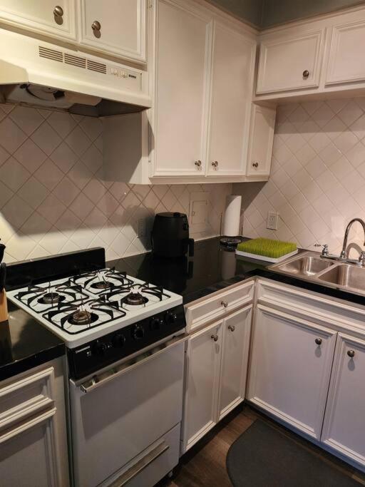 Blue Shark *W7* @ Montrose 1Br Private King Loft Apartment Хюстън Екстериор снимка