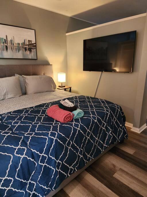 Blue Shark *W7* @ Montrose 1Br Private King Loft Apartment Хюстън Екстериор снимка