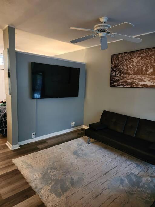 Blue Shark *W7* @ Montrose 1Br Private King Loft Apartment Хюстън Екстериор снимка